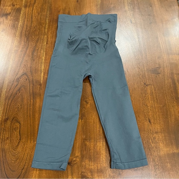 Blanqi Maternity Belly Support Crop Leggings Size Small - Picture 2 of 7